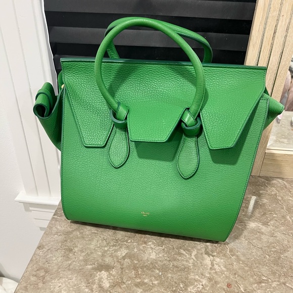 Authentic Green Celine Phantom Tote 100% Calfskin - Picture 1 of 8